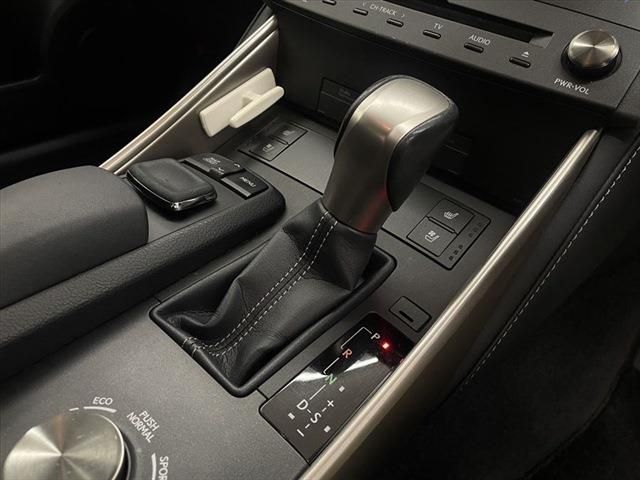 Lexus IS 2015-10 21450-23