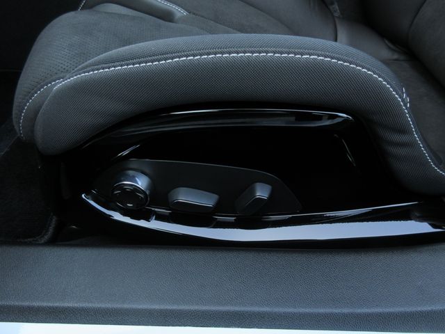 Chevrolet CORVETTE 2021-09 190759-16