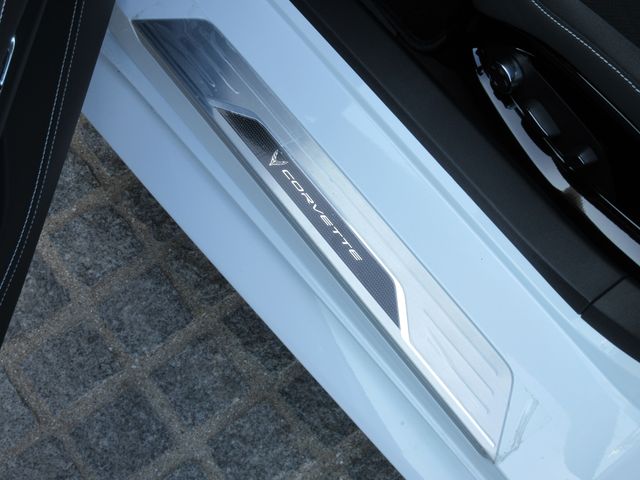 Chevrolet CORVETTE 2021-09 190759-17