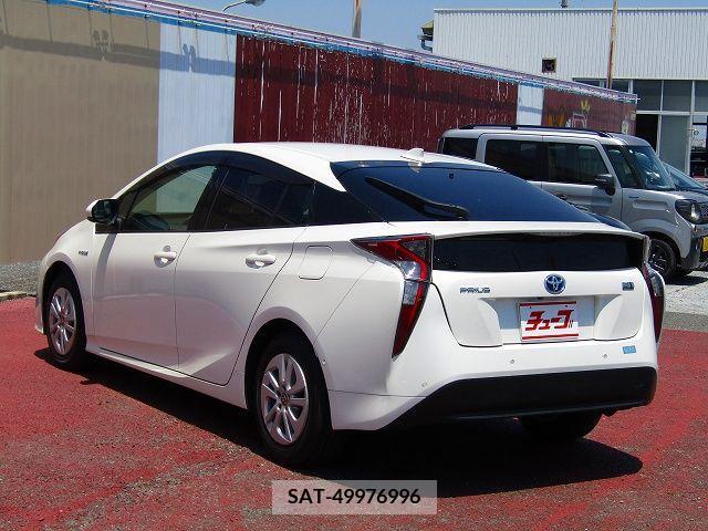 Toyota PRIUS 2018-07 335553-8