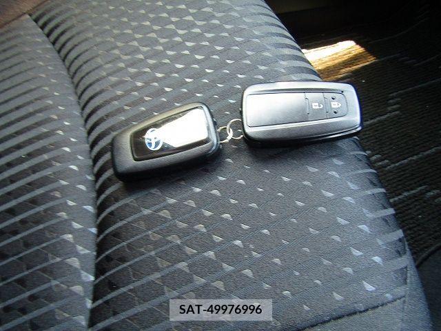 Toyota PRIUS 2018-07 335553-23