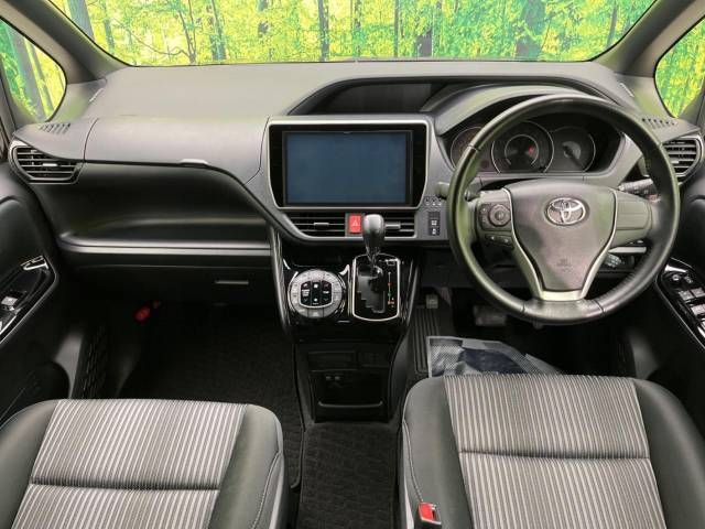 Toyota VOXY 2017-09 190141-1