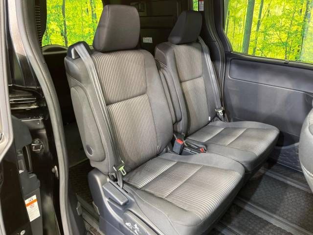 Toyota VOXY 2017-09 190141-9