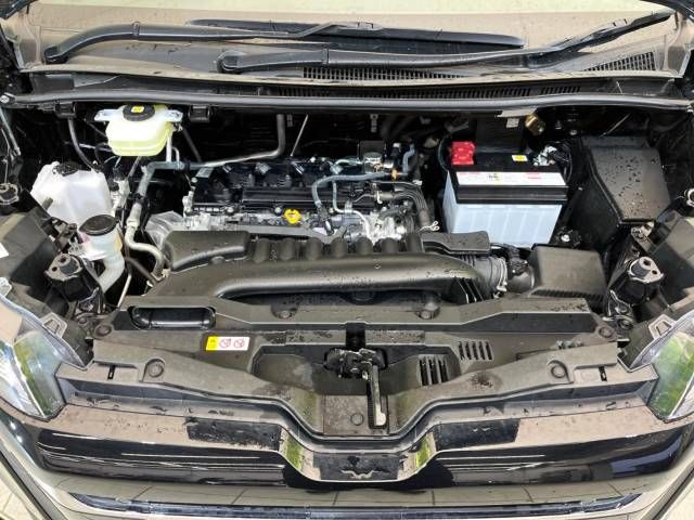 Toyota NOAH 2023-04 27112-19