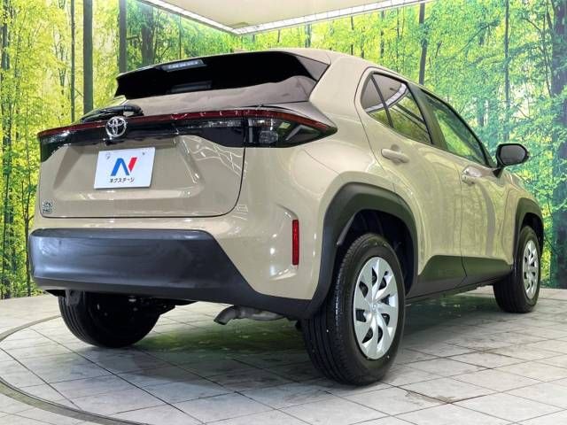 Toyota YARIS CROSS 2023-03 184800-17