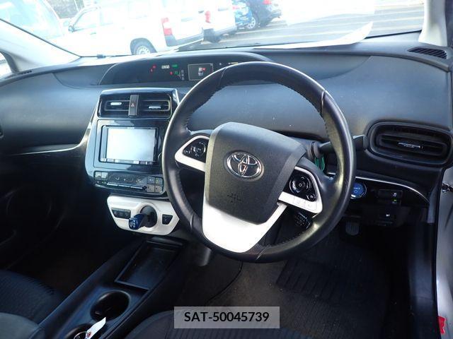 Toyota PRIUS 2018-01 216536-1