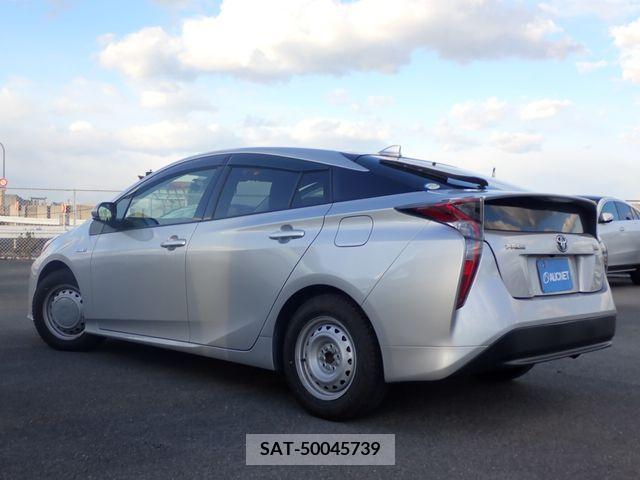 Toyota PRIUS 2018-01 216536-2