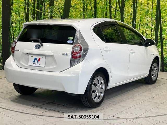 Toyota AQUA 2014-02 356132-17