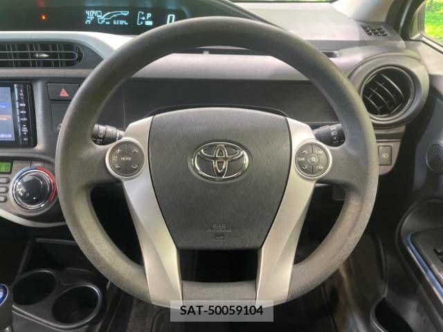Toyota AQUA 2014-02 356132-11