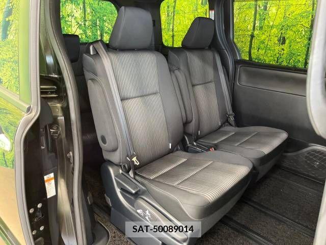 Toyota VOXY 2019-05 289101-9