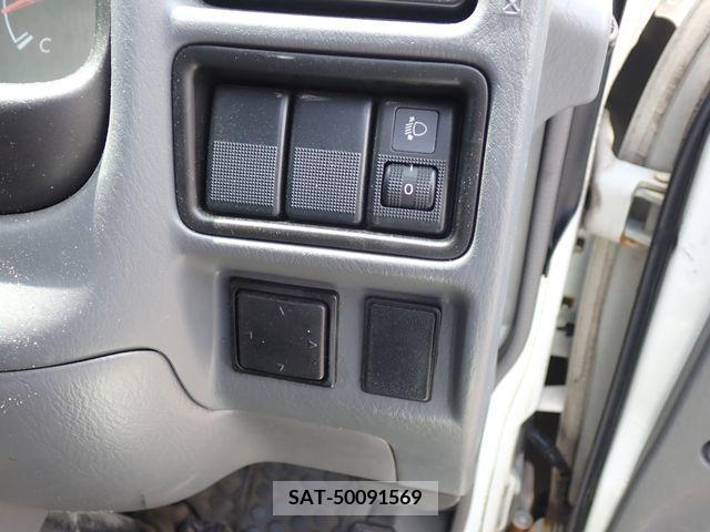 Mazda BONGO VAN 2015-11 378586-14