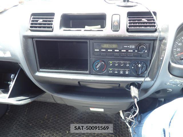 Mazda BONGO VAN 2015-11 378586-10