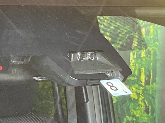 Toyota VOXY HYBRID 2018-08 183547-3