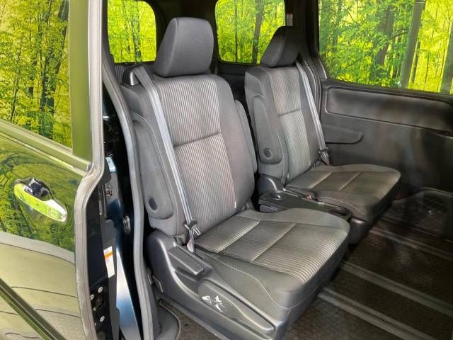 Toyota VOXY HYBRID 2018-08 183547-9
