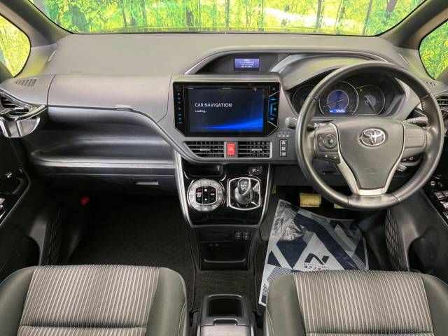 Toyota VOXY HYBRID 2018-08 183547-1