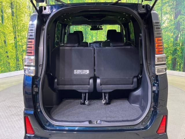 Toyota VOXY HYBRID 2018-08 183547-11