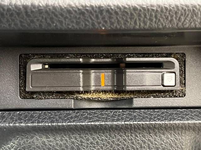 Toyota VOXY HYBRID 2018-08 183547-7