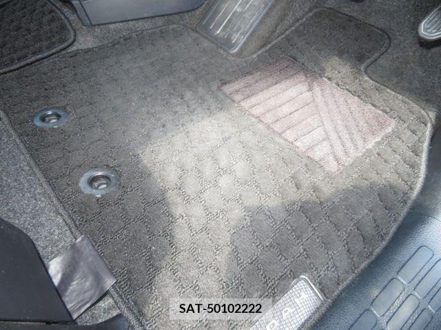 Toyota NOAH 2019-05 321717-19