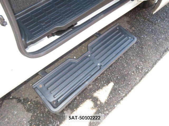 Toyota NOAH 2019-05 321717-7