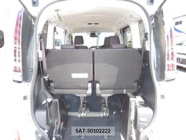 Toyota NOAH 2019-05 321717-12