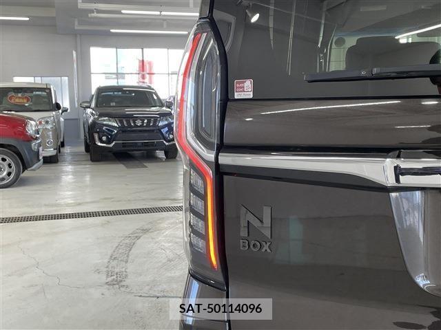 Honda N BOX CUSTOM 2018-05 236403-9
