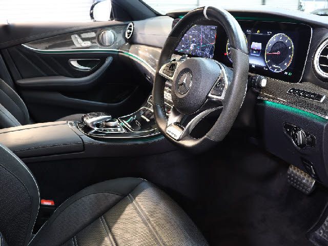 Amg E-CLASS 2018-06 22433-11