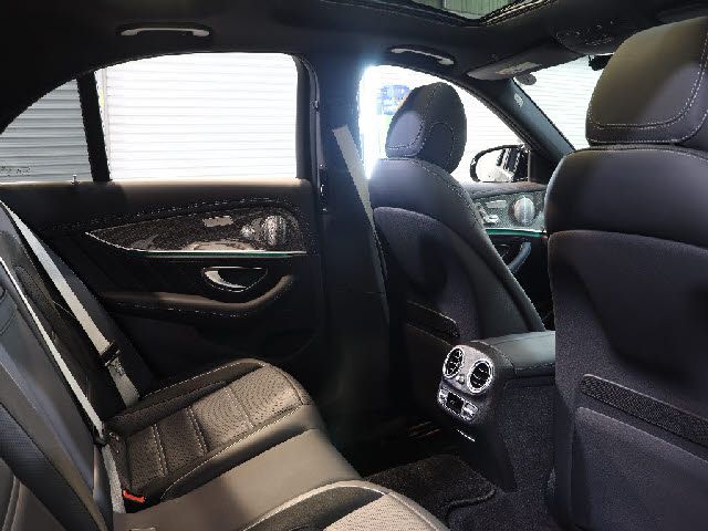 Amg E-CLASS 2018-06 22433-13