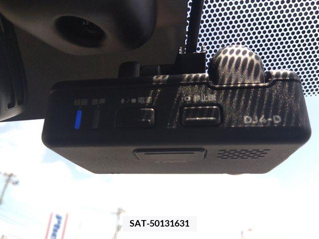 Nissan NOTE 2019-08 365422-16