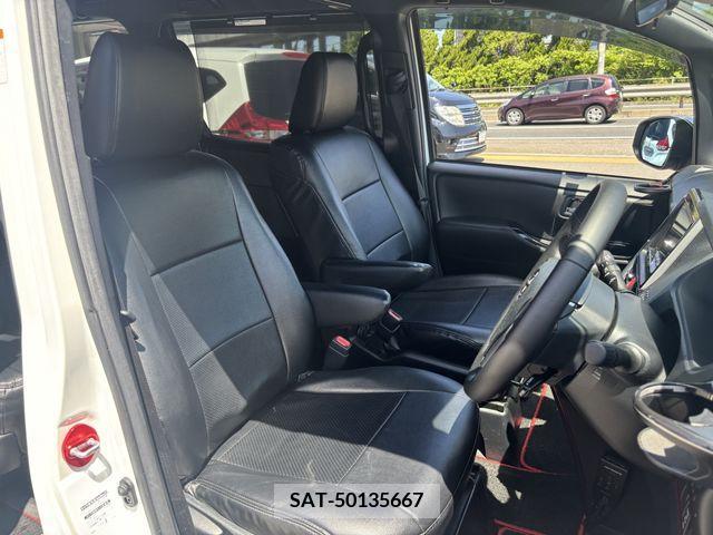 Toyota NOAH 2019-07 321640-17