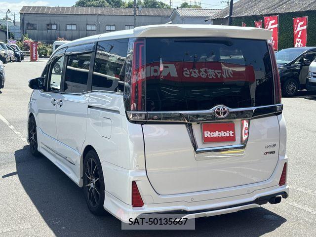 Toyota NOAH 2019-07 321640-8