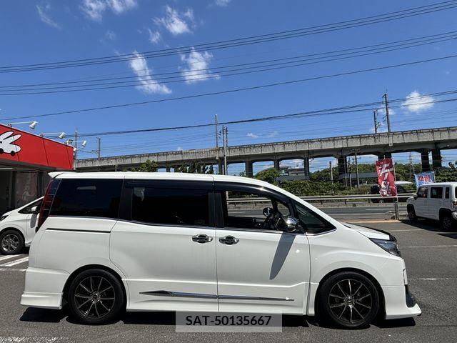 Toyota NOAH 2019-07 321640-6
