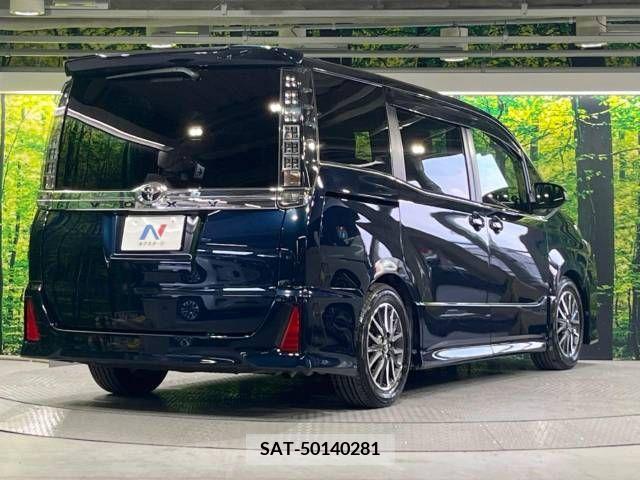 Toyota VOXY 2014-07 370422-18