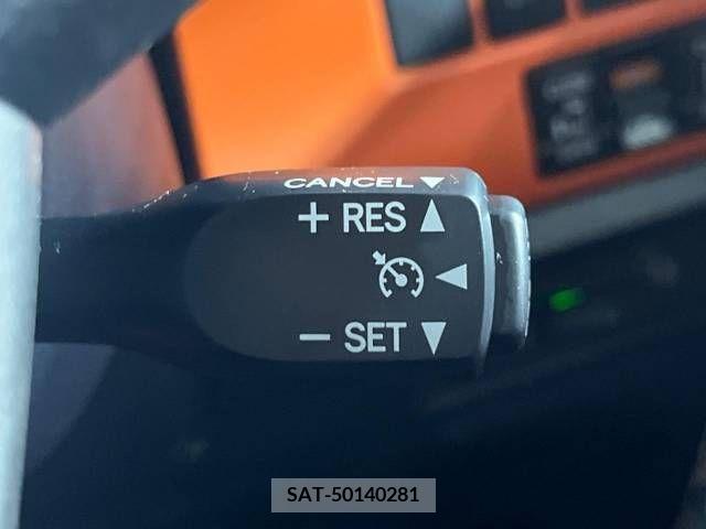 Toyota VOXY 2014-07 370422-7