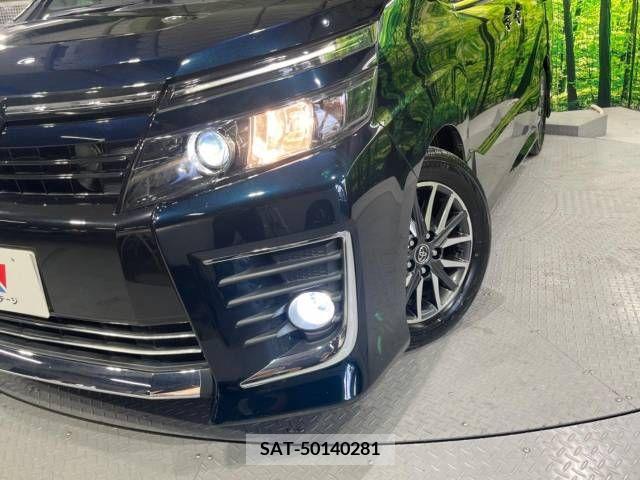 Toyota VOXY 2014-07 370422-13