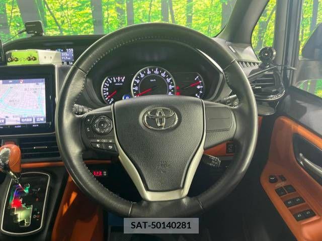 Toyota VOXY 2014-07 370422-12