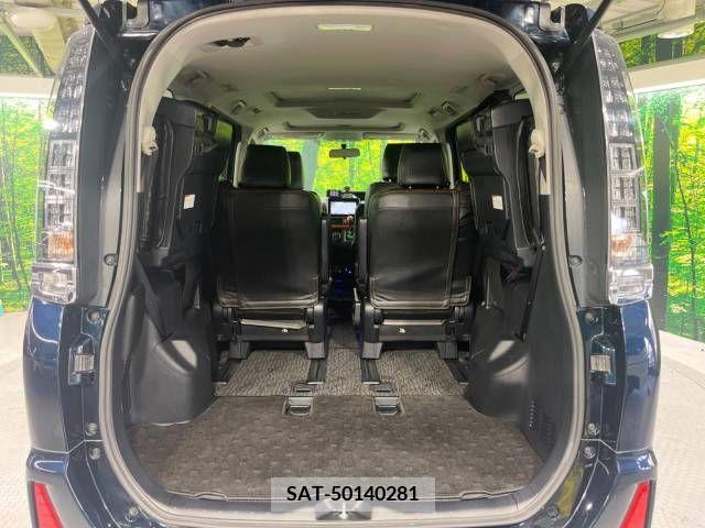 Toyota VOXY 2014-07 370422-11