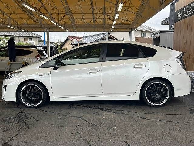 Toyota PRIUS 2014-11 22889-15