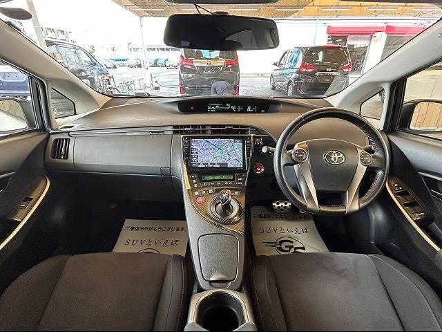 Toyota PRIUS 2014-11 22889-1