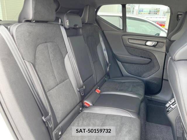 Volvo XC40 2021-11 288750-12
