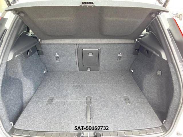 Volvo XC40 2021-11 288750-13