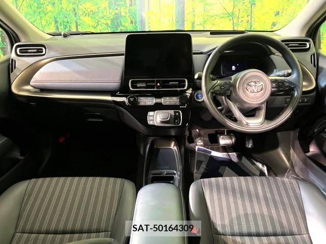 Toyota AQUA 2021-08 224530-1