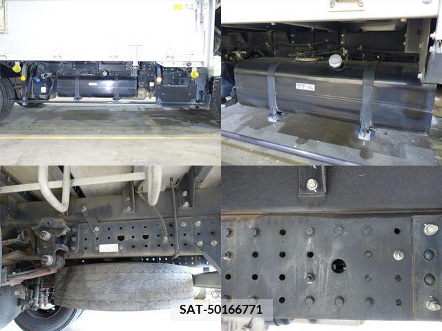 Mitsubishi CANTER 2017-05 302647-8