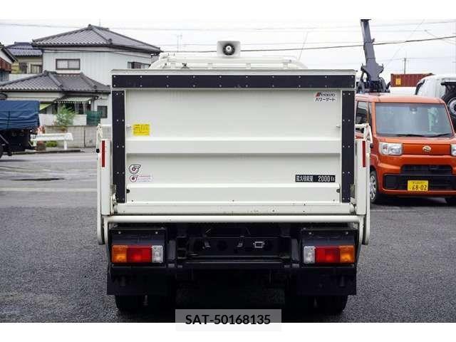 Hino DUTRO 2018-11 296676-3