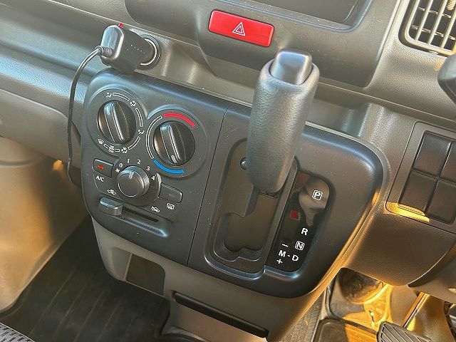 Suzuki EVERY 2016-09 24884-19