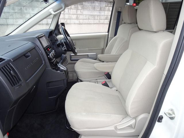 Mitsubishi DELICA D5 2016-02 183136-16