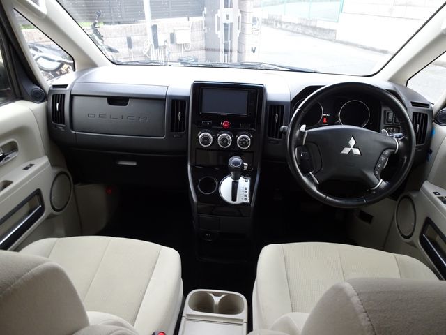 Mitsubishi DELICA D5 2016-02 183136-14