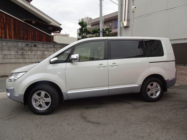 Mitsubishi DELICA D5 2016-02 183136-4