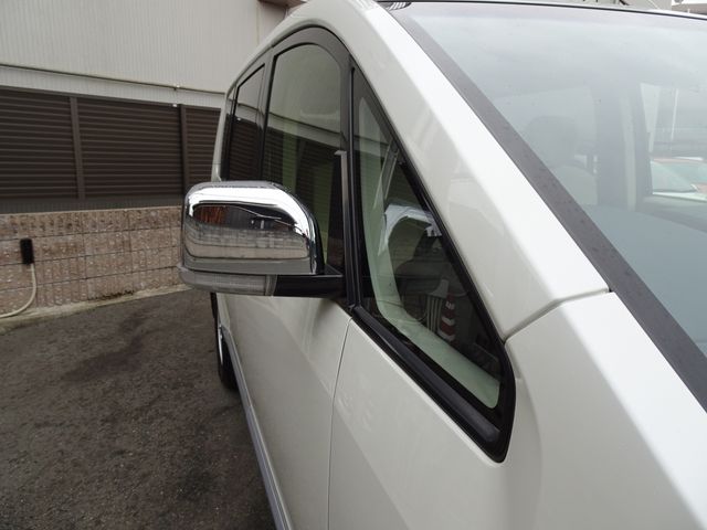 Mitsubishi DELICA D5 2016-02 183136-11