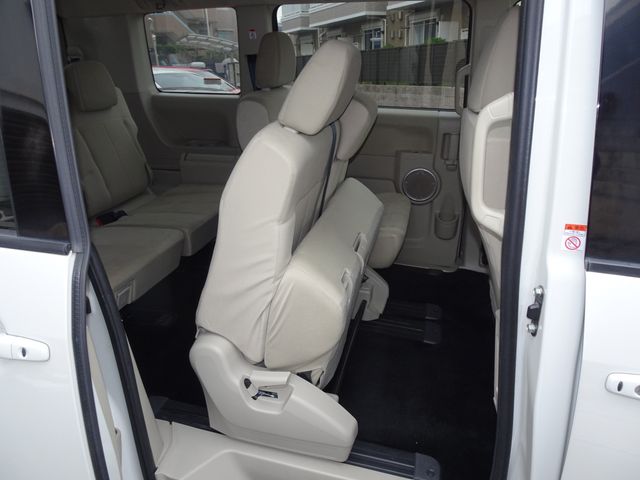Mitsubishi DELICA D5 2016-02 183136-21