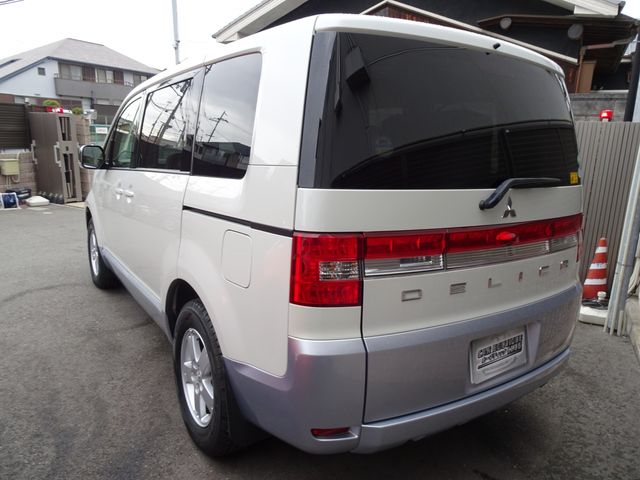 Mitsubishi DELICA D5 2016-02 183136-3